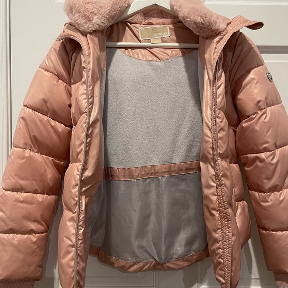 Michael Kors Girls faux fur jacket size 10 to 12. - Picture 5 of 5